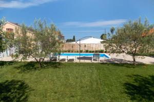 Family friendly apartments with a swimming pool Biograd na Moru, Biograd - 8370