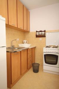 Apartments by the sea Cove Pokrivenik, Hvar - 8673