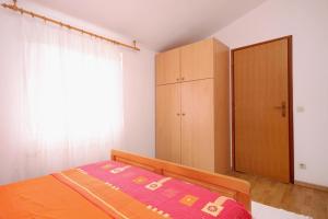 Apartments with a parking space Jelsa, Hvar - 8746