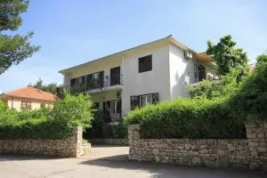 Apartments with a parking space Jelsa, Hvar - 8750 - 耶尔萨