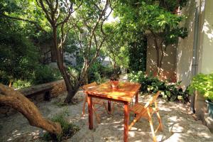 Apartments with parking space Jelsa, Hvar - 8750