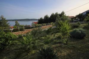 Apartments with a parking space Zavala, Hvar - 8706