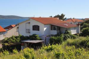 Apartments by the sea Zavala, Hvar - 8808