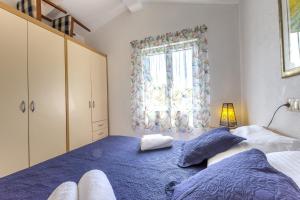 Apartments by the sea Jelsa, Hvar - 8729