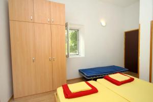 Seaside secluded apartments Cove Pobij, Hvar - 8702