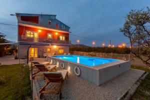 Holiday house with a swimming pool Opuzen, Neretva Delta - Usce Neretve - 8818