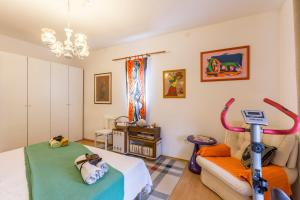 Holiday house with a swimming pool Opuzen, Neretva Delta - Usce Neretve - 8818