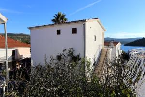 Apartment Rogoznica 10338a