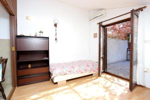 Apartments by the sea Arbanija, Ciovo - 10340