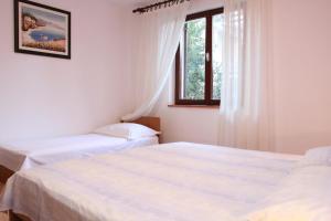 Apartments with a parking space Okrug Gornji, Ciovo - 10343