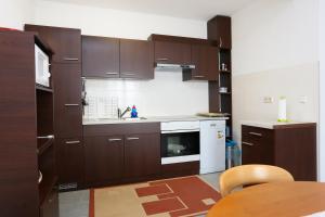 Apartments with a parking space Omis - 10349