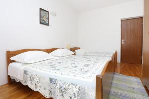 Apartments by the sea Stanici, Omis - 10350