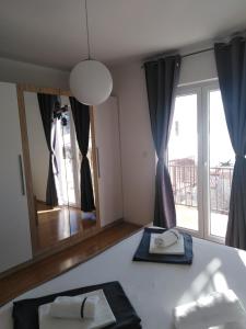 Apartments with parking space Stanici, Omis - 10360