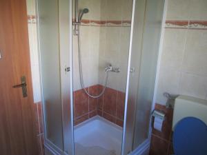 Apartments with parking space Kastel Stafilic, Kastela - 11006