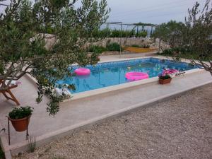 Holiday house with a swimming pool Bol, Brac - 11016