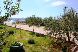 Holiday house with a swimming pool Bol, Brac - 11016