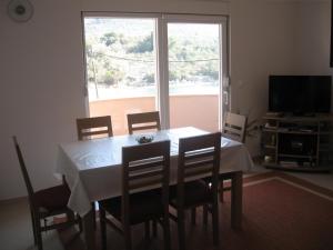 Apartments by the sea Cove Mala Lamjana, Ugljan - 11019