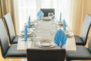 Seaside apartments with a swimming pool Rastici, Ciovo - 11009