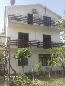 Apartments with parking space Banjol, Rab - 11021 