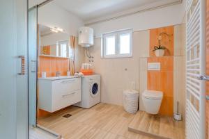 Apartments by the sea Slatine, Ciovo - 11047