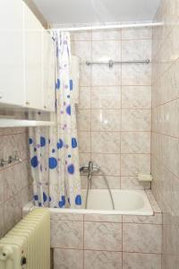 Apartments with parking spaces Klenovica, Novi Vinodolski - 11028