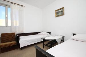 Apartments by the sea Drvenik Donja vala, Makarska - 11083