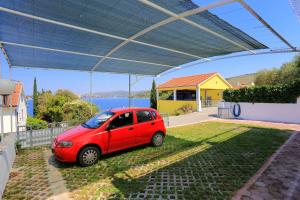 Family friendly seaside apartments Razanj, Rogoznica - 10373