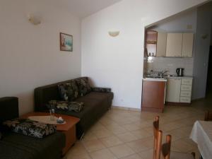 Apartments by the sea Mavarstica, Ciovo - 11102