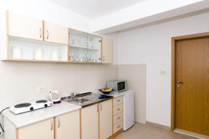 Apartments and rooms with WiFi Dubrovnik - 11145