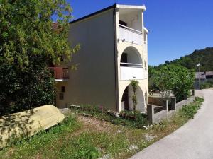 Apartments by the sea Hodilje, Peljesac - 11189 