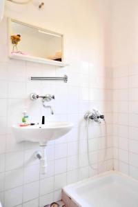 Apartments with a parking space Vrboska (Hvar) - 11178