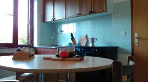 Apartments with parking space Trget, Rasa - 11245