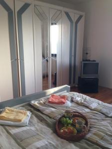 Apartments with parking space Trget, Rasa - 11245