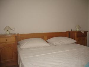 Apartments by the sea Lumbarda, Korcula - 11275