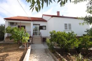 Family friendly seaside apartments Preko, Ugljan - 8232