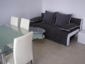 Three-Bedroom Apartment with Terrace and Sea View room in Family friendly seaside apartments Preko Ugljan - 8232