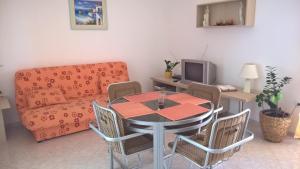 Apartments with a parking space Pula - 11288