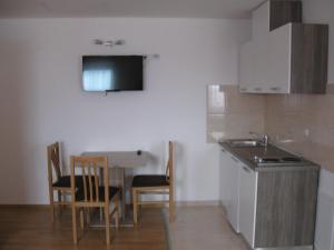 Apartments with a parking space Smoljanac Plitvice 11334