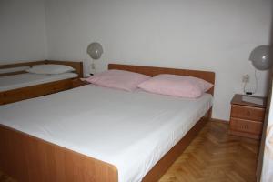 Apartments with a parking space Mandre, Pag - 11239