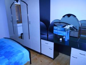 Holiday house with a swimming pool Orihi, Central Istria - Sredisnja Istra - 11295