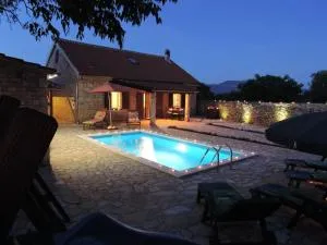 Family friendly house with a swimming pool Gluici, Krka - 11337 - Oklaj