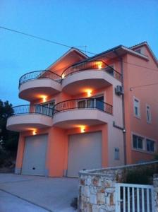 Apartments by the sea Razanj, Rogoznica - 11347