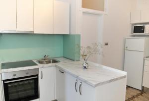 Seaside apartments with a swimming pool Supetar, Brac - 11360