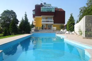 Apartments with a swimming pool Zagreb - 11408 