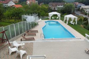 Apartments with a swimming pool Zagreb - 11408 