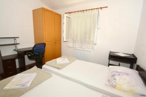 Apartments by the sea Suhi Potok, Omis - 11401