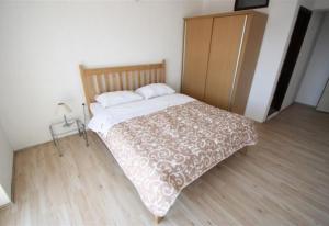 Apartments with a parking space Novi Vinodolski - 11423