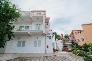 Apartment Mastrinka 11283a