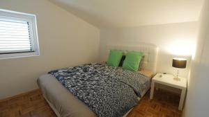 Apartments by the sea Zdrelac Pasman 11260