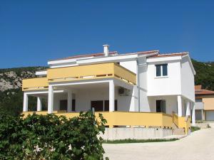 Apartments with parking space Banjol, Rab - 11082